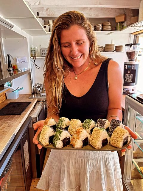 @ceibagua_yo vous présente les incroyables Onigiri de nos chefs sushis @martekmormax et @axel_jns
Pour des repas fraîcheur à déguster sur place ou dans vos endroits préférés ⛱️🏡🛏️🛁🌳
Les vendredis, samedis et dimanches jusqu'à 22h
Commandes au 05 58 55 95 78
🍙🥢
🤳 @ava_cadabra